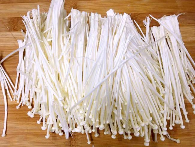 金针菇简单又好吃的做法,不用炒不用煮,味道鲜美,一看就会!