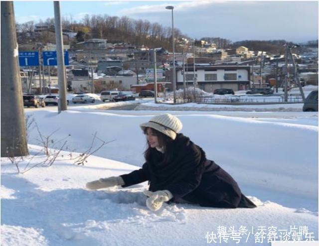 雪景怎么穿搭_冬天雪景图片(2)