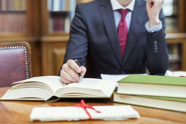 当下什么最贵?司法考试证书和律师人才!