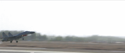 歼-11是我国在俄制苏-27飞机的基础上研制生产的远程,重型,高机动第