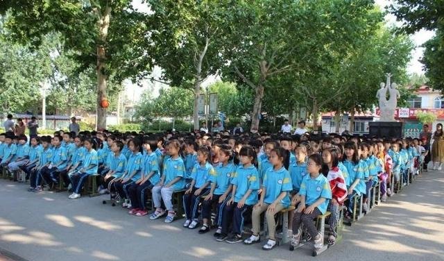 邱县司法局开展关爱青少年,法律进校园活动!