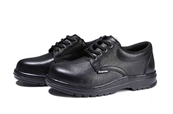 建筑工地需要配备什么样的安全鞋好?_360问答