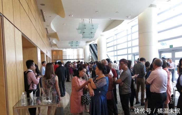 每年清明节,他们都会回中国祭祖,但是却不承认