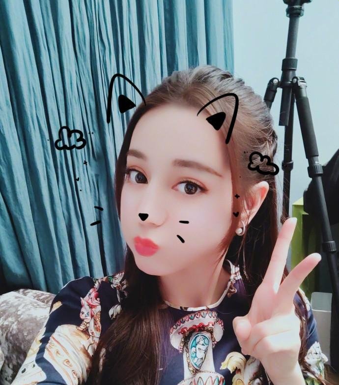 五层厚的滤镜自拍, 看迪丽热巴的非主流年代, 嘟