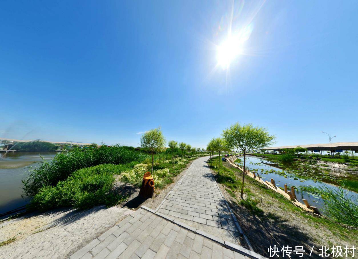 面积最大的地级行政区,相当于四省面积之和的巴音郭楞蒙古自治州