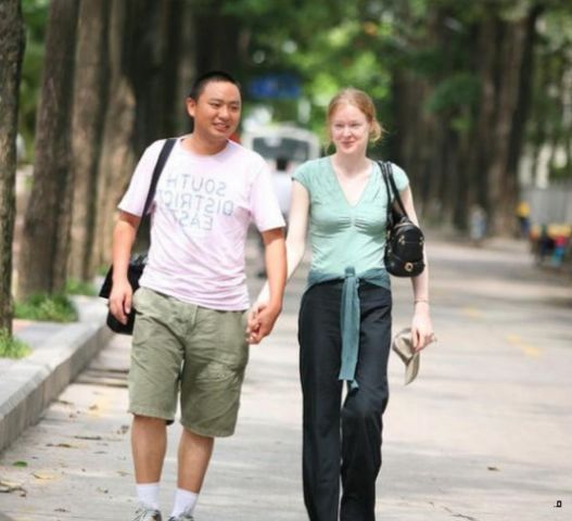 那些娶了外国老婆的中国小伙,如今都过得怎么