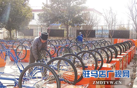汝南县常兴镇:70名农村保洁员 用上三轮清运车