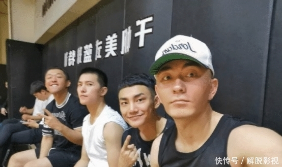 论娱乐圈的朋友圈,杨洋杜江张哲瀚一起打篮球