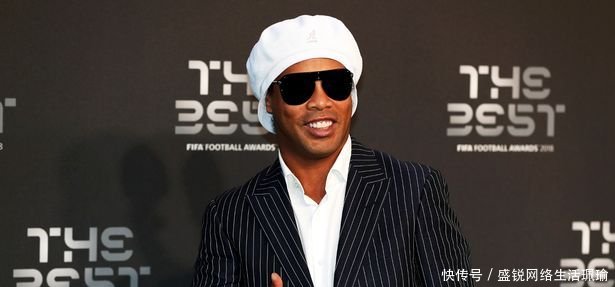 罗纳尔迪尼奥解释了曼联如何击败巴塞罗那