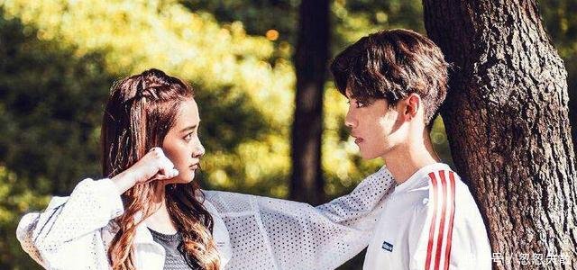 关晓彤情敌遍布全校,鹿晗饰演男版楚雨荨,被
