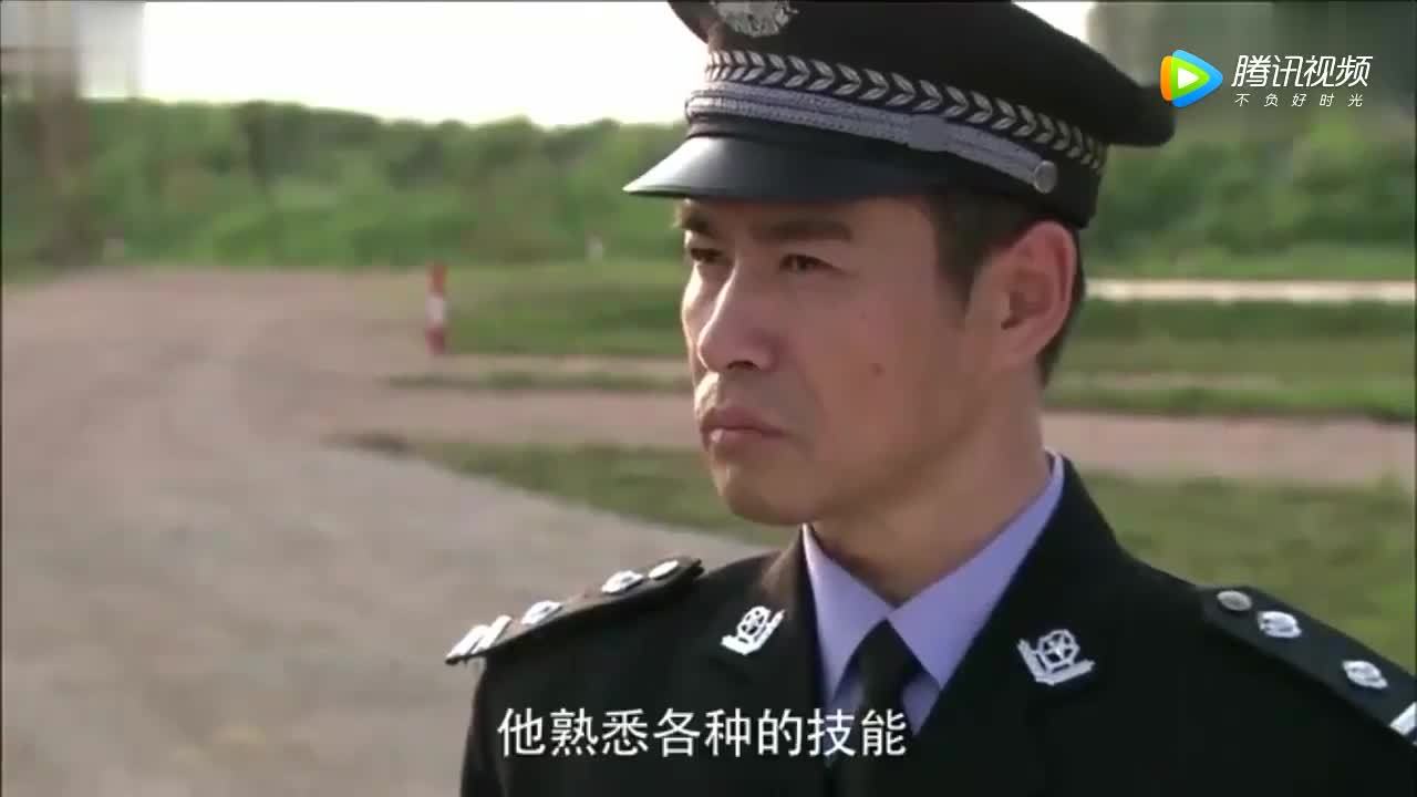 特种兵之火凤凰  雷战看到天狼照片懵了, 警方告诉雷战天狼还没死