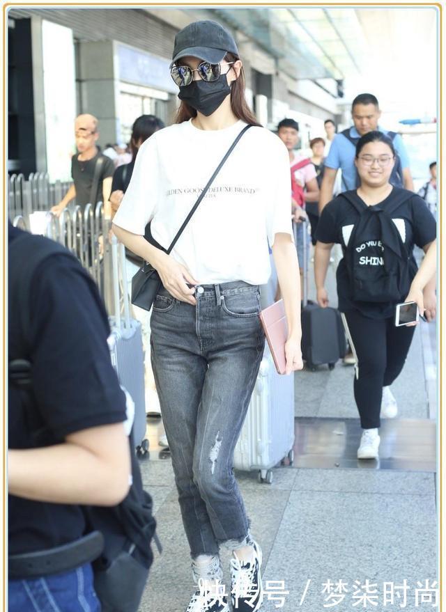 当106斤陈乔恩和86唐嫣同穿牛仔裤, 网友: 原来