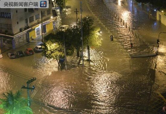 巴西里约热内卢遭遇罕见暴风雨致4死