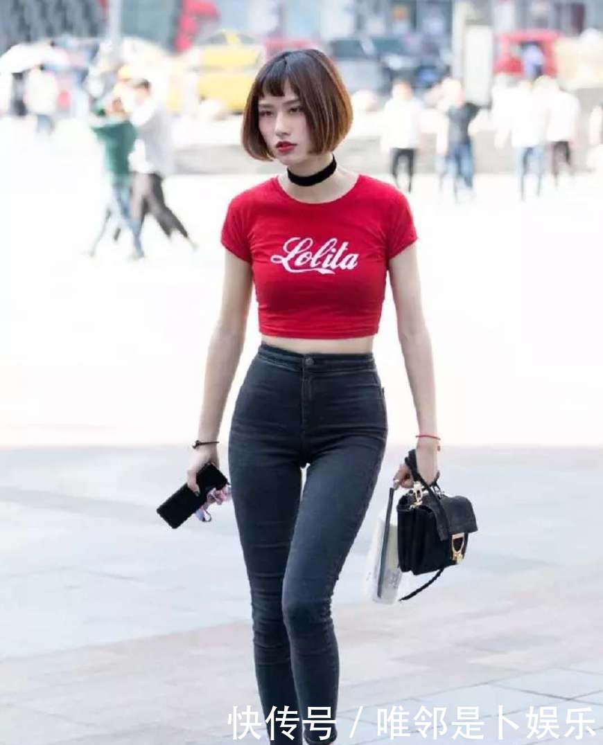 街拍:靓丽多姿的美女裤视频,展现笔直的大长腿初中生太极拳紧身图片
