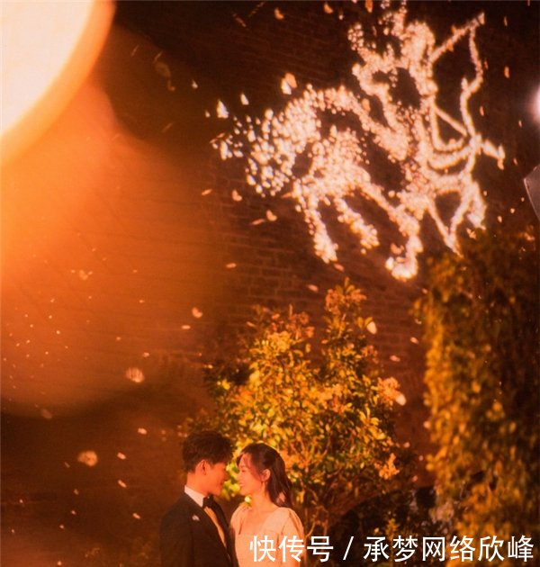 唐嫣罗晋晒婚纱照公布喜讯,胡歌微博沦陷,网友