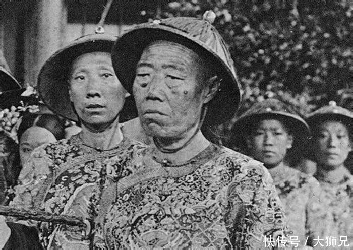 太监晚年的归宿, 有钱的捐钱当方丈, 没钱的没有