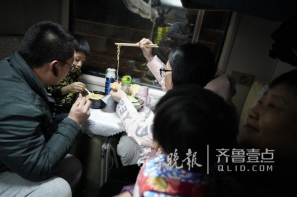 实拍:漫漫两千里,从内蒙古到山东,携家老小回家过年