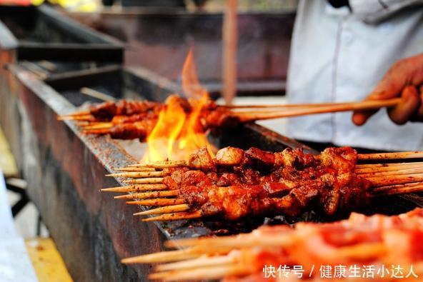 26岁女孩腹痛黑便,转多家医院都没法治,这东西