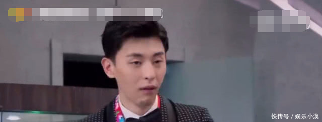 马思纯表演口吞拳头 边上的邓伦露出蜜汁表情