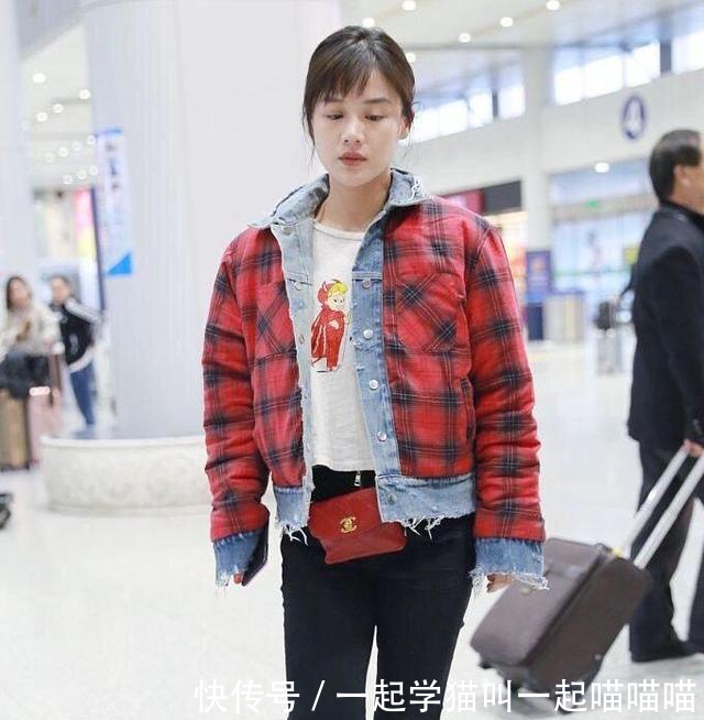 杨紫机场秀虽然低调,但还是很少女的,而现在逐
