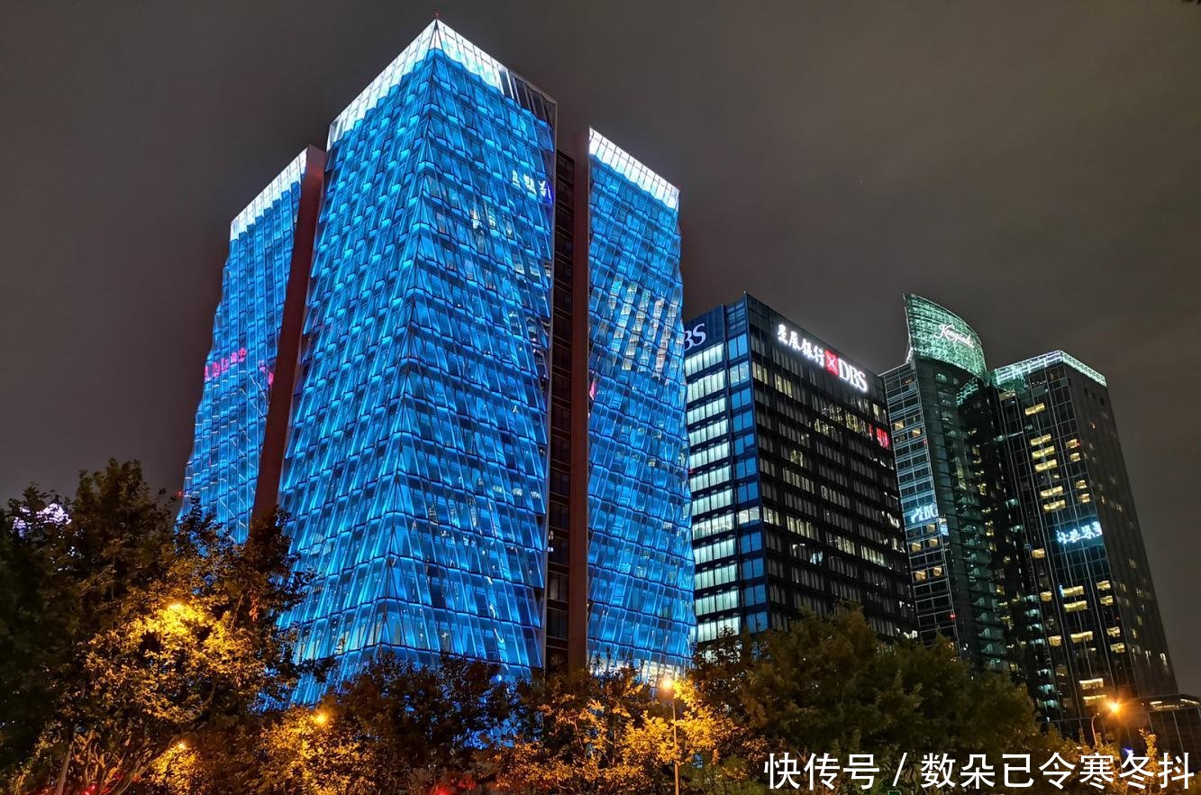 华为苹果旗舰机相机实战对比 Mate 20 Pro强中