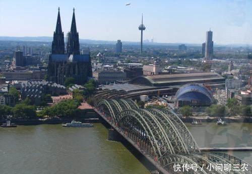 全世界人均年收入,德国27万,日本23万,而中国进