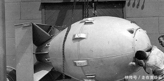 原子弹结构图示意图 t01d0cf9f403d40642b.jpg