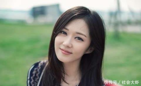 颜值担当怎么形容 t01d16dd6f41ea78d89.jpg