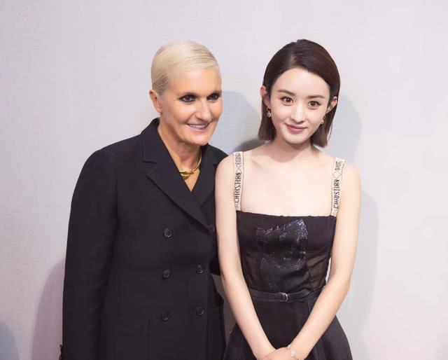 倪妮大牌代言广告美的不可方物？杨幂兰蔻定妆照被说油腻！