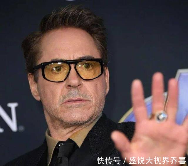 《复联4》首映礼钢铁侠继续垫内增高,寡姐惊队