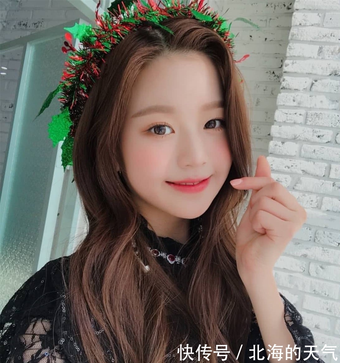 发卡姐 t01d72c767fb2a58225.jpg