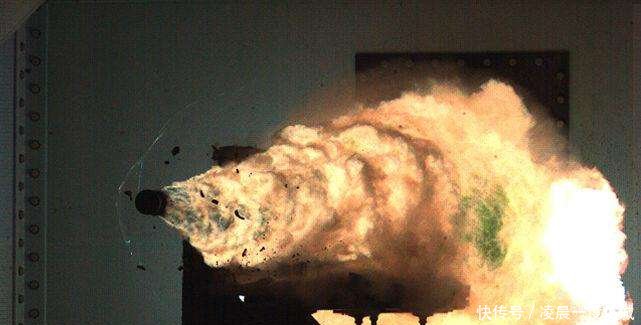 厉害了我的国! 中国海军曝光舰载电磁炮已首次