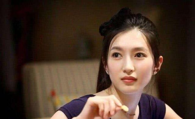 网友偶遇江疏影高调寻人,又是炒作?_【快资讯