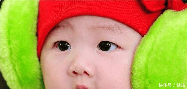 1岁宝宝经常莫名流泪, 医生用针插入宝宝泪管