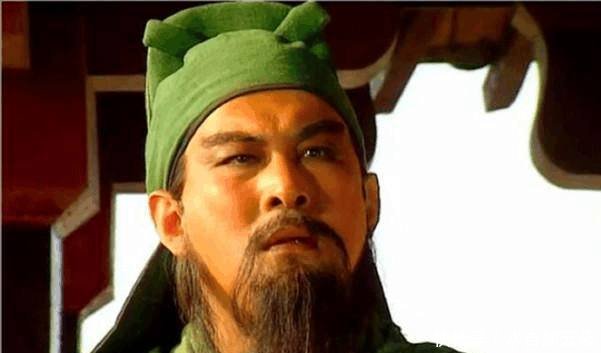 刘备用一成语指责曹操,透露了一桩往事,虚伪面