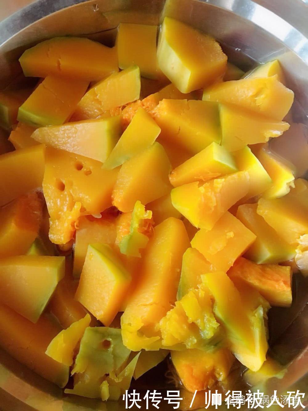 南瓜这样吃才叫过瘾?2斤南瓜1勺面粉,10分钟