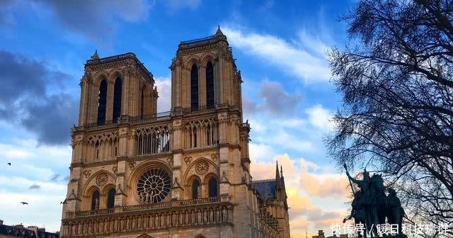 法国巴黎圣母院突发大火,让网友们想起了圆明