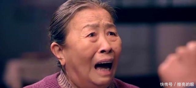婆婆来城里看孙子,带她去饭店,走时她的一个举动,好心酸 吉祥坊备用网