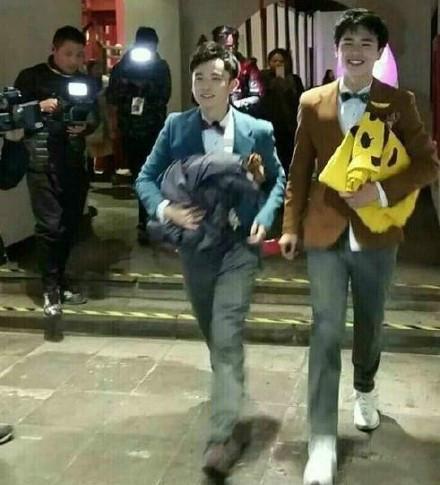 跟刘昊然相比张一山董子健矮到没朋友,那么王俊凯到底有多高? 跟刘昊然相比张一山董子健矮到没朋友,那么王俊凯到底有多高?