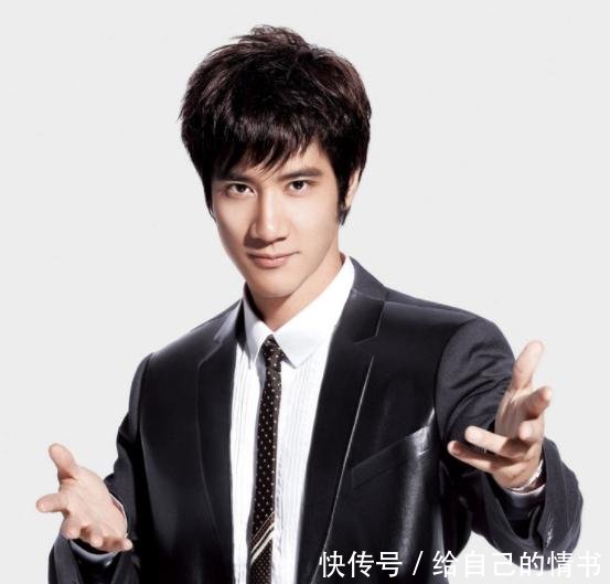 娱乐圈高学历明星,李健保送清华,而他们一家