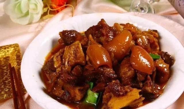 猪脚怎么卤好吃简单 t01dc8ceeef9ff0d8ca.jpg