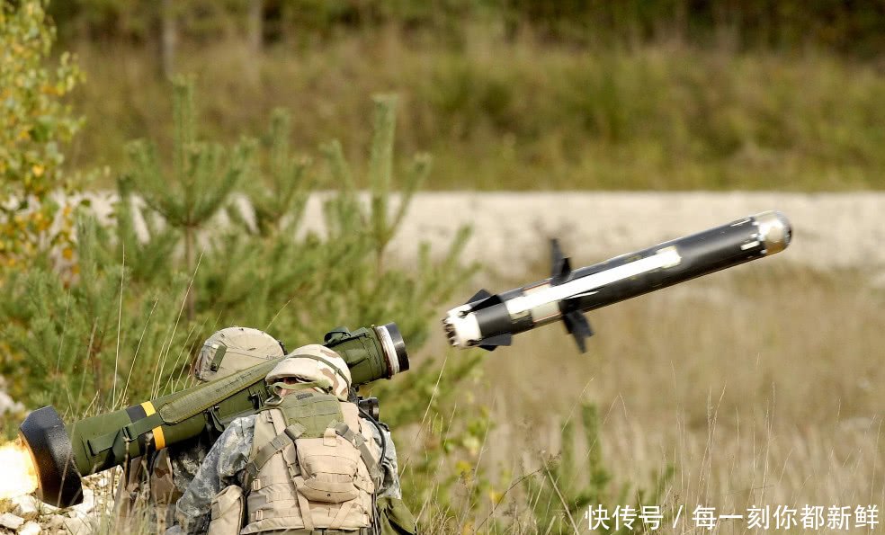 乌克兰新总统刚上任就遇危机,俄十万大军压境