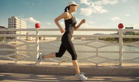 晚上跑步前吃饭还是跑完再吃_360问答