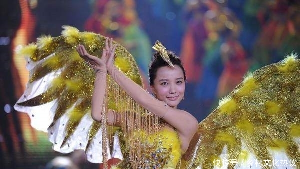 6位金鹰女神同一个动作,赵丽颖唐嫣迷人性感,