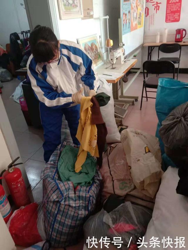 慈善超市北京社区店联合通州青少年志愿者服务