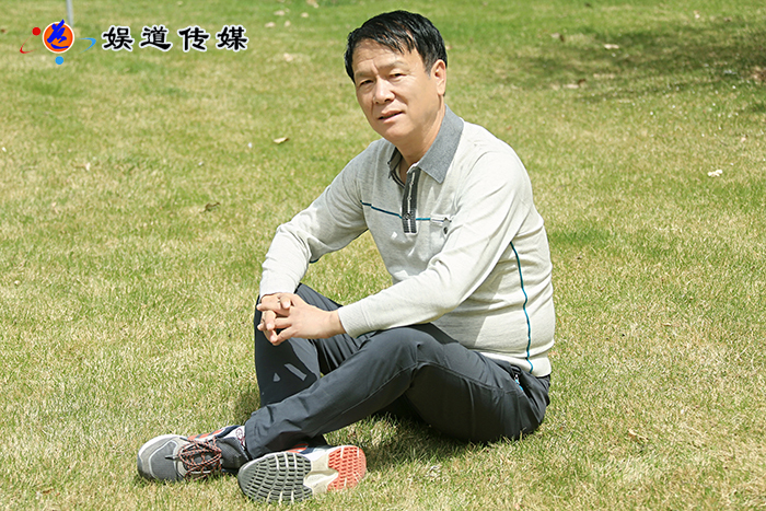 16位著名诗人献给父亲的现代诗_娱道文化传媒出品