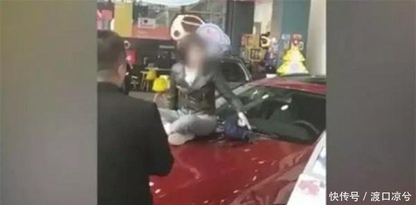 银保监会调查奔驰,4S店收费曝光,5个字暴露行