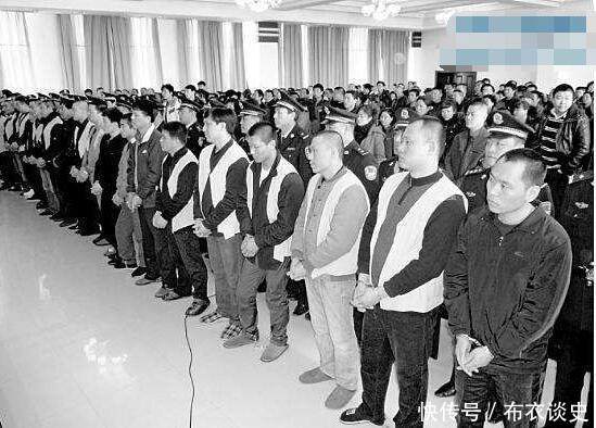 他是东北黑社会老大,当地公安不敢抓他,中央领导直接调兵逮捕