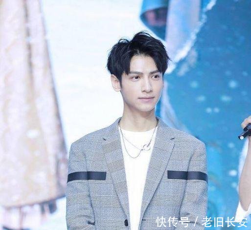 经典小说《白发皇妃》开拍, 角色公布就炸了, 网