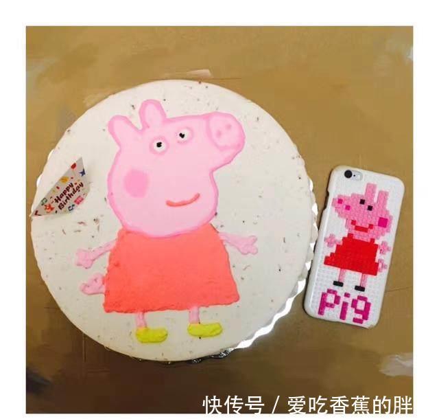 狗子被戴上了抖音最火的小猪书包,可是表情看